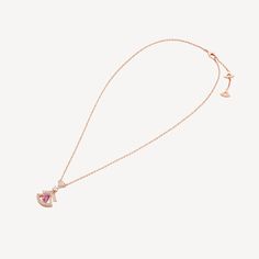 18K Rose gold set with diamonds & Pearl
Pear-shaped Rubellite, A Round Brilliant-cut Diamond And Pavé Diamonds
Necklaces Chain: 41 - 45 cm adjustable, Pendant Height: 2,6 cm
Moissanite Diamonds (Carats): 0.46