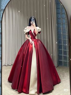 Red Puffy Dresses, Red Gown Ball, Red And White Gown, Mideval Dress, Aesthetic Ball Gowns, Gown Aesthetic, Ball Gowns Fantasy, Gaun Dress, Red Ball Gown