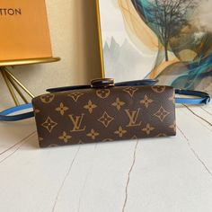 PRODUCT��DETAILS Includes Shipping bags, dustbag sleeper, care manual, booklet, tag. Designer Handbags Louis Vuitton, Top Handbags, Somali, Evening Clutch Bag, Sierra Leone, Branded Bags, Accessories Store, Tote Backpack, New Bag