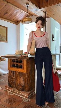 Retro Classic Outfit, Modest Classy Summer Outfits, French Core Outfits, Casual Soft Dramatic Outfits, Classy 90s Outfits, Modern 1950s Fashion, Types Of Styles Aesthetic, Soft Dramatic Summer, Soft Dramatic Style