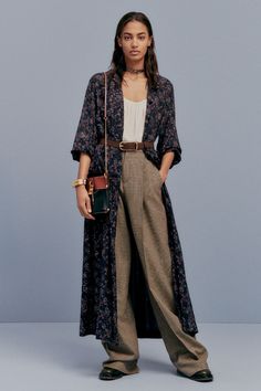 Chloé Pre-Fall 2020 Collection - Vogue Moda Hippie, Look Boho Chic, 2020 Fashion Trends, Capsule Outfits, Fashion 2024, Almost Famous, Moda Vintage, Mode Inspo