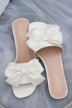 Wedding Shoes Flats Sandals, Sepatu Pump, Bridesmaid Sandals, Jungkook Smile, Pretty Sandals, Wedding Shoes Flats, Bridal Sandals, Fashion Slippers, Wedding Sandals