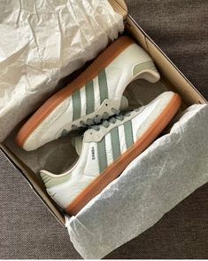 Cute Adidas Shoes, Girly Shoes, Sneakers Men Fashion, Dream Shoes, Adidas Samba