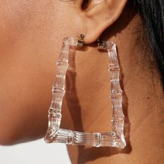 These round Crystal Clear Bamboo Hoops are made of translucent bamboo and lightweight acrylic material, making them eye-catching and easy to wear. Add a touch of natural elegance to your outfit with these stunning earrings.Available in 6 gorgeous colors! Clear Acrylic Jewelry, Transparent Earrings, Clear Jewelry, Iron Jewelry, Rectangle Design, Geometric Hoop Earrings, Acrylic Jewellery, Shiny Things, Earrings Collection