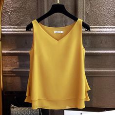 Womens V-Neck Sleeveless Elegant Summer Tops Pola Top, Womens Blouses Summer, Brunch Fashion, Blouse Plus Size, Blouse Tops, Graduation Outfit, Chiffon Shirt, Summer Fabrics, Crop Top Blouse