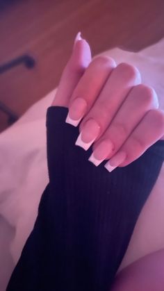 Aesthetic French Tip Nails Short, Fake French Nails, Fake Nails Ideas Aesthetic, Fake Nails Acrylics Short, Naglar French Tip, Nail Inspo Short French, French Nails Ideas Short, Short French Tips Acrylic Nails, Pink Nails With White French Tip