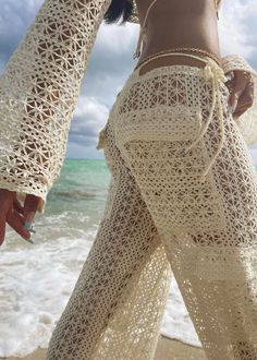 Crochet Vacation Outfit, Two Piece Beach Outfit, Bali Girls, 2000s Girl, Summer Pieces, Beige Crochet, Crochet Pants, New Years Outfit, Crochet Fabric