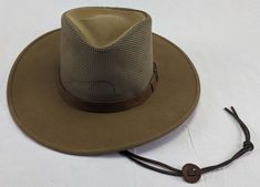 Outback Trading Company Hat 1472 Oilskin Kodiak with Mesh Quickdry Size XL 1472 Tan Waterproof This is a pre-owned hat that shows very little to no signs of prior ownership. Please see the pictures for details. Trading Company, Mesh, Accessories Hats, Shoe Accessories, Mens Accessories, Handmade Items, Hats