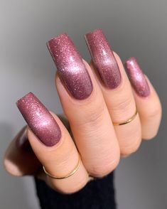 Pink Velvet Nails, Holographic Gold, Velvet Nails, Nail Shimmer, Velvet Rose, Magnetic Nails, Nail Essentials, Crystal Rose, Holographic Nails