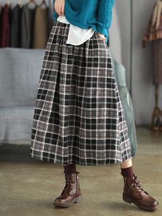 Dandy Look, Black And White Coffee, Elastic Waist Skirt, Mötley Crüe, Plaid Fashion, Vintage Plaid, Plaid Skirt, Vintage Inspired Design, White Coffee