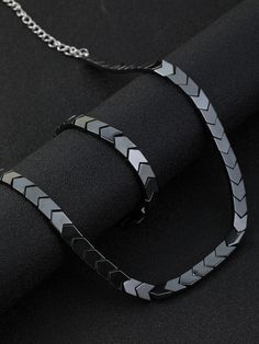 Mens Necklace Fashion, Emo Jewelry, Minimalist Chain, Mens Beaded Necklaces, Edgy Jewelry, Women's Jewelry Sets, Bracelet Women, Mens Accessories Jewelry, Black Jewelry