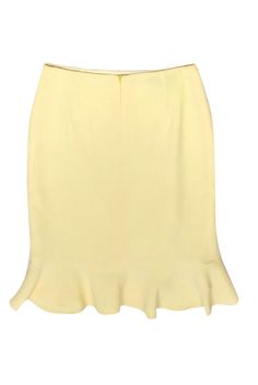 Go for some sunny style with this wool skirt from Escada! Made with a ruffled edge, this pencil skirt will bring some some playful and girly flair to any turtleneck, sweater or silk tank. Size 6 (DE 36) Made in Germany 97% Wool, 3% Elastane Pencil silhouette Ruffled hem Back zippered closure Waist 28" Total length 22.5" Elegant Ruffled Mini Skirt For Workwear, Elegant Mini Skirt With Ruffles For Workwear, Feminine Ruffled Skirt For Workwear, Chic Fitted Skirt With Ruffle Hem, Elegant Ruffled Mini Skirt For Spring, Elegant Spring Mini Skirt With Ruffles, Elegant Summer Ruffled Pencil Skirt, Workwear Ruffled Mini Skirt, Spring Ruffled Mini Skirt For Work