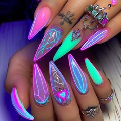 Neon Art Nails, Neon Stilletos Nails, Black And Neon Nail Designs, Maddie Nails, Bougie Nails, Baddies Nails, Summer Nails Extra, Cute Funky Nails, Bedazzled Nails