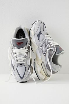 Pretty Sneakers, Zapatillas New Balance, Grey New Balance, New Balance 9060, New Balance Outfit, Pretty Shoes Sneakers, Dad Sneakers, Balance Sneakers, New Balance Sneakers