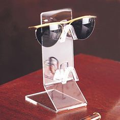 2 Tier Slanted Base Acrylic Eyewear Display Display Eyeglasses Display, Eyewear Display, Point Of Sale Display, Sunglasses Display, Birthday Gifts For Boyfriend Diy, Pop Display, Acrylic Decor, Jewelry Tags, Sunglass Holder