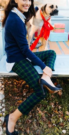 Plaid Pants Outfit, Christmas Outfit Inspiration, Tartan Pants, New York Outfits, Best Winter Outfits, Mens Fashion Blazer, Christmas Outfits Women, Preppy Dresses, Plaid Outfits