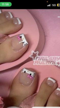 Acyrilics Toe Nails, French Tip Pedicure With Design, Toe Gel Nails, Simple Hello Kitty Nails, Black French Tip Toes, Short Hello Kitty Nails, Energy Nails, Nails And Feet Set, Baddie Toe Nails