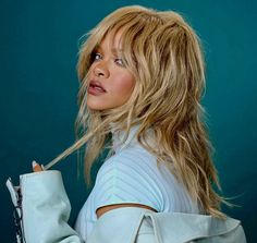 Rihanna Instagram, Rihanna Hairstyles, Hair Setting, Fenty Beauty, Celebrity Look