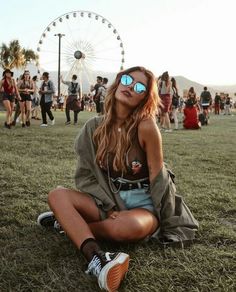 pinterest // isaqrzx Summer Music Festival Outfits, Music Festival Photography, Girly Heels, Lollapalooza Outfit, Jewelry Nails, Coachella Vibes