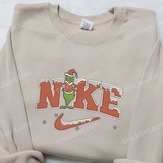 Nike Embroidered Sweatshirt, Nike Inspired, Cute Nike Outfits, Embroidered Shirts, Cartoon Shirts, Cute Shirt Designs, Shirt Nike, Hoodie Material, Nike Sweatshirts