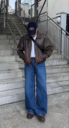 Oversized Jacket Outfit Men, Vintage Jacket Outfit Men, Aviator Jacket Outfit Men, Work Wear Outfits Men, Mens Leather Jacket Outfit, Brown Leather Jacket Outfit Men, Streetwear Leather Jacket, Men Y2k Fashion, Denim Jacket Men Outfit