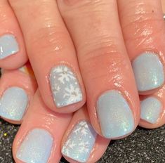 Ice Blue Nails With Snowflakes Blue Nails With Snowflakes, Ice Blue Nails Winter, Blue Nails Winter, Blue Snowflake Nails, Ice Blue Nails, Sorority Nails, Nails With Snowflakes, Navy Blue Nail Polish, Dark Blue Nail Polish