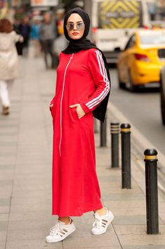 Hijab Coat, Red Hijab, Hooded Sweatshirt Dress, Sporty Dress, Trendy Swimwear, Sport Dress, Muslimah Fashion, Abayas Fashion