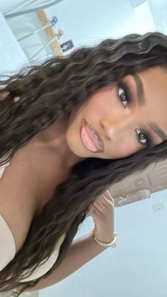 Prom Hair Black, Pretty Makeup Ideas, Light Makeup Looks, Brown Skin Makeup, Glamorous Makeup, Cute Makeup Looks, Glamour Makeup, Makeup Obsession, Ig Post