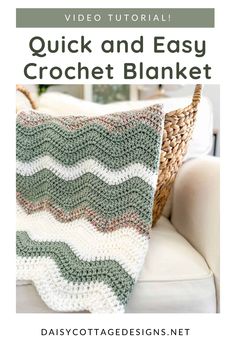 an easy crochet blanket with text that reads quick and easy crochet blanket