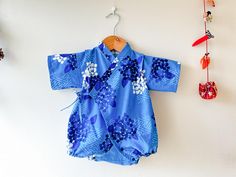 They are Hydrangea pattern kimono rompers for babies 💠 🌿Size ✴︎Size: Height 60-70cm/24-27 Inches   ✴︎Material: 100% Cotton (Japanese fabric) ✴︎Colour might be different depending on the viewer's screen settings ✴︎The Age: around 6 months to 12 months (Please check the babies) 📖 ✴︎You can adjust ties depending on the babies.  ✴︎They have two ties inside and outside and snap at the bottom for easy dressing!! ✈️ ✴︎For Japanese customers, the items will arrive within 3 to 5 days. ✴︎For international customers, the items will take approximately 15 days. ✴︎I will send this small pouch by Standard Airmail from Japan directly ✴︎Unfortunately, No insurance, No tracking number  I hope you have a great experience!🍡 Hydrangea Pattern, Baby Kimono, Kimono Pattern, Fabric Colour, Blue Birthday, Small Pouch, Gifts Baby, Easy Dressing, Newborn Baby Gifts