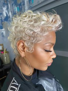 Blonde Short Pixie Haircut Black Women, Platinum Blonde Pixie Black Women, Short Blonde Natural Hair, Wednesday Hair, Razor Chic, Short Platinum Blonde Hair, Hair Refresh, Platinum Blonde Pixie