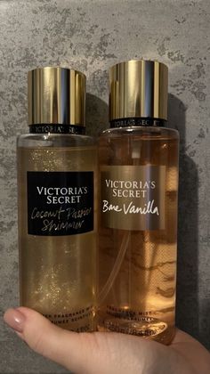 Victoria Secret Perfume Body Spray, Perfume Victoria Secret, Profumo Victoria Secret, Koleksi Parfum, Fragrances Perfume Woman, Perfume Body Spray, Vanilla Perfume, Perfume Collection Fragrance, Bath And Body Works Perfume