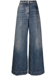 Jeans a palazzo in denim azzurro chiaro con vita alta e Pegaso ricamato sulla tasca posteriore di Etro. Jeans A Palazzo, Jeans Palazzo, Pale White Skin, Palazzo Jeans, Jeans For Women, Mom Kid, Light Blue Denim, Wide Leg Jeans