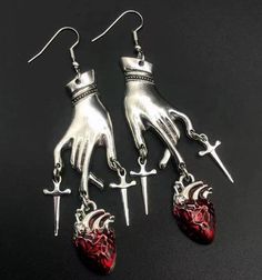 Earrings for women Heart Anatomical, Real Heart, Dagger Earrings, Gothic Vintage, Silver Heart Earrings, Gothic Earrings, Gothic Dolls, Anatomical Heart, Vintage Punk