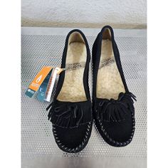 Elevate Your Shoe Collection With These Stylish Sporto Barefoot Moccasins. Crafted With High-Quality Leather In A Sleek Black Color, These Shoes Are Perfect For Any Occasion. The Leather Lining, Insole, And Outsole Provide Comfort And Durability, While The Intricate Stitching Adds A Touch Of Elegance. Black Moc Toe Slip-ons With Cushioned Footbed, Black Leather Moccasins With Round Toe, Black Leather Moccasins For Fall, Black Casual Moccasins With Flat Heel, Black Casual Flat Moccasins, Black Moccasins With Stitched Sole For Fall, Black Slip-on Moccasins With Stitched Sole, Black Slip-on Moccasins With Flat Heel, Comfortable Black Round Toe Loafers