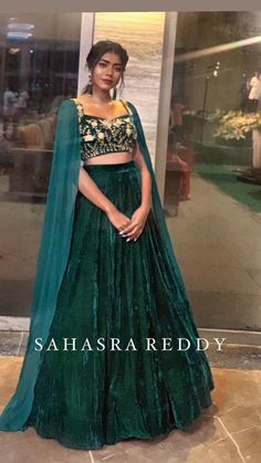 Bridal Dresses 2022, Mehandi Outfits, Indian Bridesmaid Dresses, Sangeet Outfit, Simple Lehenga, Mehendi Outfits, Trendy Outfits Indian, Indian Outfits Lehenga, Wedding Lehenga Designs