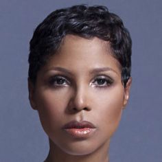 Toni Braxton Short Hair, Short Hair 90s, 90s Pixie, Hair 90s, Short Shaved Hairstyles, Tapered Natural Hair, Short Sassy Hair