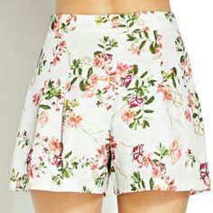 Bundle 2 Or More $15 Shorts From My Closet And Pay Only $10/Pair + Combined Discount Shipping! Gorgeous Pleated Shorts In A Silky Fabric And Gorgeous Floral Print. Side Zip. 4 Inch Inseam. Floral Print Short Bottoms For Brunch, Short Floral Print Bottoms, Forever 21 White Spring Bottoms, Fitted Floral Print Bottoms From Forever 21, Forever 21 High-waist Spring Bottoms, Forever 21 Bottoms For Spring Vacation, Forever 21 High-waisted Shorts For Spring, Forever 21 Fitted Shorts For Spring, Chic Spring Bottoms From Forever 21