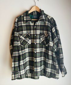 Size XL Winter Plaid Wool Flannel Shirt, Plaid Wool Shirt For Fall, Plaid Wool Long Sleeve Shirt, Fall Plaid Wool Shirt, Plaid Wool Top For Fall, Casual Plaid Wool Top, Long Sleeve Wool Plaid Flannel Shirt, Classic Plaid Wool Tops, Plaid Wool Tops For Winter