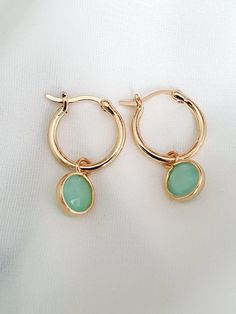 Hoop Gold Earrings, Bezel Earrings, Gold Earrings For Women, Golden Jewelry, Professional Jewelry, Earrings Inspiration, Classy Jewelry, Gold Earrings Designs, Minimal Jewelry