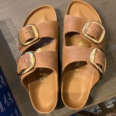 These Are Brand New. Didn’t Fit And Don’t Want To Drive An Hour To Return. Size 41 In Birks. Birkenstocks Outfit, Birkenstock Brown, Buckle Sandals, Birkenstock Arizona, Birkenstock Shoes, Mens Sandals, Sandals Summer, Cute Shoes, Women's Shoes Sandals