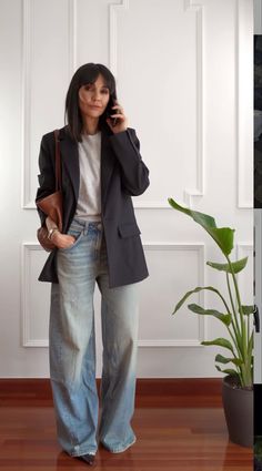 Wide Leg Jeans Outfit, Blazer Outfit, Casual Work Outfits, Jeans Outfit, Blazer Outfits, Business Casual Outfits, Street Style Outfit, Minimal Fashion, Moda Fashion