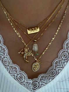 gold jewelry must haves Luxe Jewelry, Jewelry Accessories Ideas, Jewelry Essentials