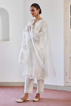 Buy Ivory Chanderi / Organza Embroidered Safina Kurta Set For Women by Amisha Kothari Online at Aza Fashions. White Fitted Salwar Kameez With Naqshi Detailing, White Straight Kurta With Sheer Dupatta, Elegant Off White Sets With Chikankari Embroidery, Elegant White Traditional Wear For Eid, Classic White Traditional Wear For Festive Season, Elegant White Traditional Wear For Festive Occasions, Elegant White Traditional Festive Wear, White Straight Kurta Set For Wedding, White Sets With Lace Work In Traditional Drape