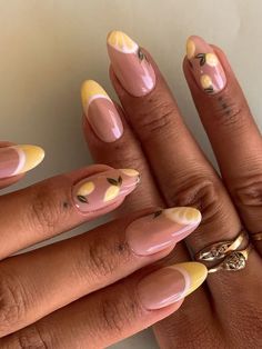 Yellow Nails: Lemon nails Stylish nails Gel nails Nail designs French nails Summery nails Amalfi Nail Art, Lemon On Nails, Nail Designs Italy, Yellow Nails With Lemons, Cute Lemon Nails, Lemon French Nails, Neutral Nail With Design, Summer In Italy Nails, Summer Lemon Nails