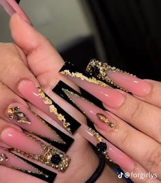 Black And Gold Quince Nails, Black Quince Nails, Black Nails Bling, Gold Diamond Nails, Black Glam Nails, Nail Designs Bling, Quince Nails, Black Gold Nails, Quinceanera Nails