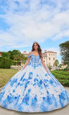 Long a-line quinceanera ball gown in glitter tulle floral print with sweetheart neckline. Orange Homecoming Dresses, Yellow Homecoming Dresses, Black Quinceanera Dresses, Quinceanera Dresses Gold, Flowers Glitter, Red Quinceanera Dresses, Quinceanera Dresses Blue, Prom Dress Plus Size, White Homecoming Dresses