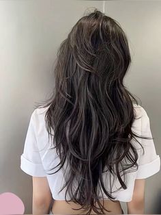 V Cut Hair, Hair Inspiration Long, Hairstyles For Layered Hair, Haircuts For Medium Hair, Haircuts Straight Hair, Long Layered Hair, Haircuts For Long Hair