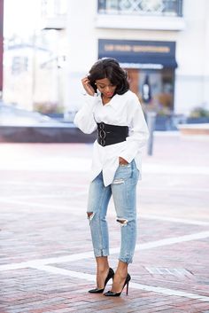 Corset And Jeans Outfit, Corset Belt Outfit, How To Wear Belts, Corset And Jeans, Plus Zise, Corset Outfit, Stylish Women Fashion, Casual Night Out, Womens Fashion Edgy