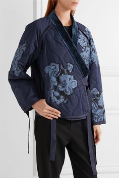 3.1 Phillip Lim | Floral-appliquéd velvet-trimmed cotton jacket… Quilted Clothing, Floral Print Jacket, Philip Lim, Top Street Style, Printed Jacket, Current Trends, Best Style, Street Style Trends, Womens Kimono